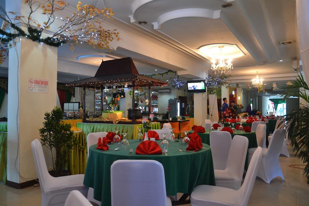 Hotel Duta Палембанг Екстер'єр фото
